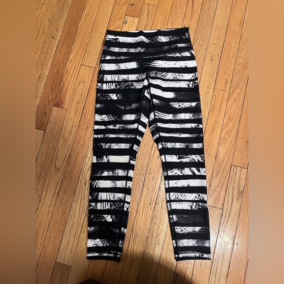 Lululemon Wunder Under High Rise Leggings Full Palms Black‎ Size 8  36” - Picture 1 of 4